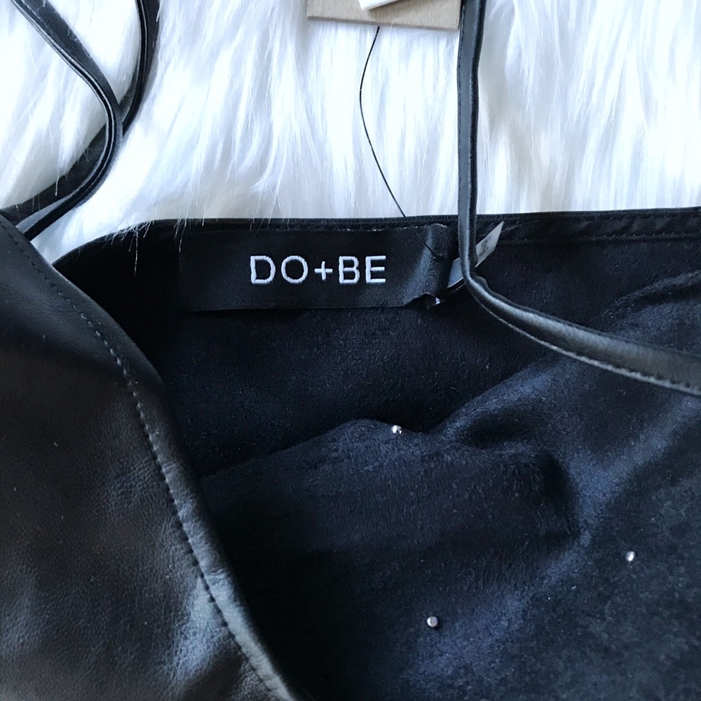DO+BE Faux Leather & Pearl Crop Top - Picture 6 of 7